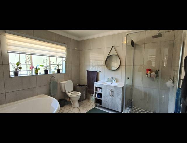 3 BEDROOM TOWNHOUSE TO LET IN SUNDOWNER